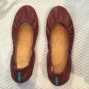 TIEKS SIZE 11 BURGUNDY